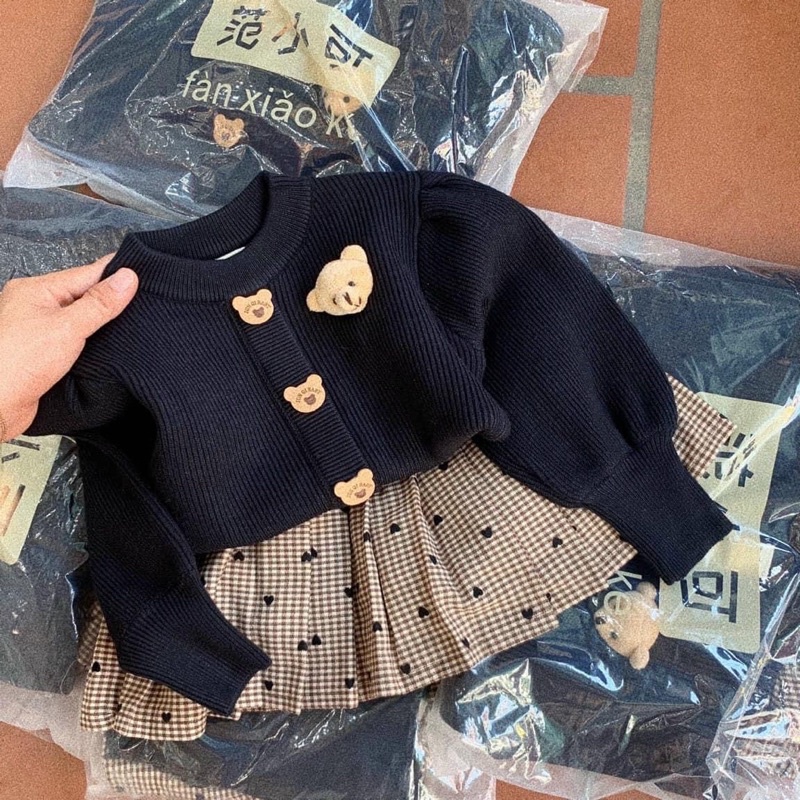 Set váy xoè kèm áo gấu