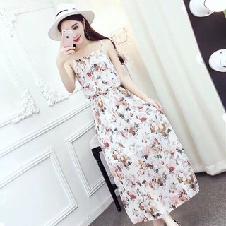 ĐẦM MAXI HOA 2 DÂY EO BO THUN Chất liệu: voan hoa nhập Màu: nền kem hoạ tiết hoa Kiểu dáng: đầm dài, 2 dây, cổ nhún bèo,