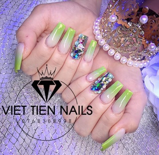 Vương miện chụp ảnh nail