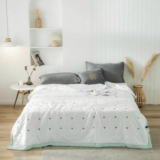 Chăn hè lụa thêu trái tim 2mx2m3 MỚI
