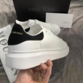 Giày Sneaker MCQ Gót Nhung + MCQ NY Vàng Đen Họa Tiết Bản Cao Cấp Full Box Full Bill cực hot