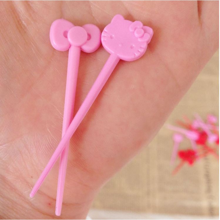 Set 8 nĩa ăn trái cây/món tráng miệng XIAODUOJIAJU bằng nhựa hình mèo hello kitty dễ thương