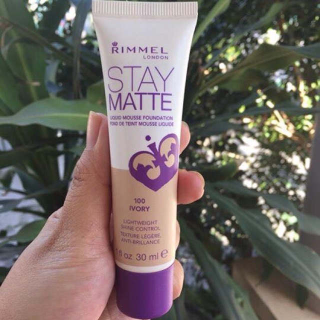 Kem nền Rimmel Stay Matte Liquid Mousse Foundation: