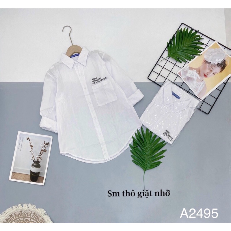 Áo sơ mi trắng vải thô logo thêu (form rộng 65kg) A2495