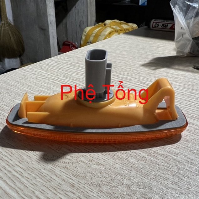 Đèn xi nhan cánh cửa HYUNDAI PORTER 2