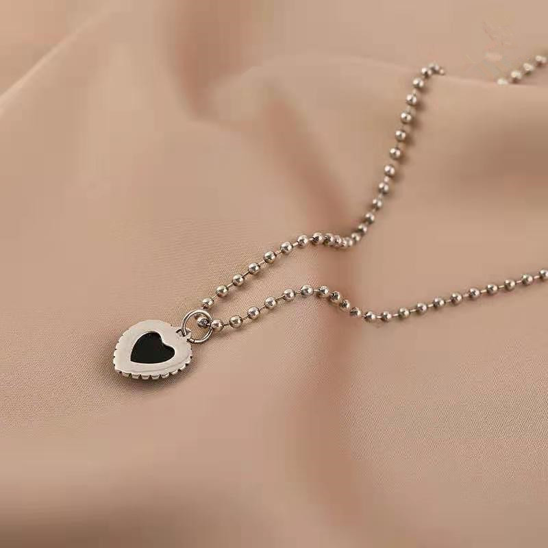 Dây chuyền hợp kim mặt hình trái tim phong cách retro kiểu dáng thời trang