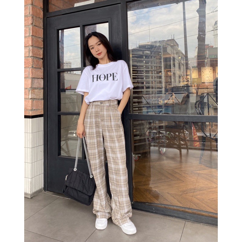 Quần vải thiết kế kẻ be