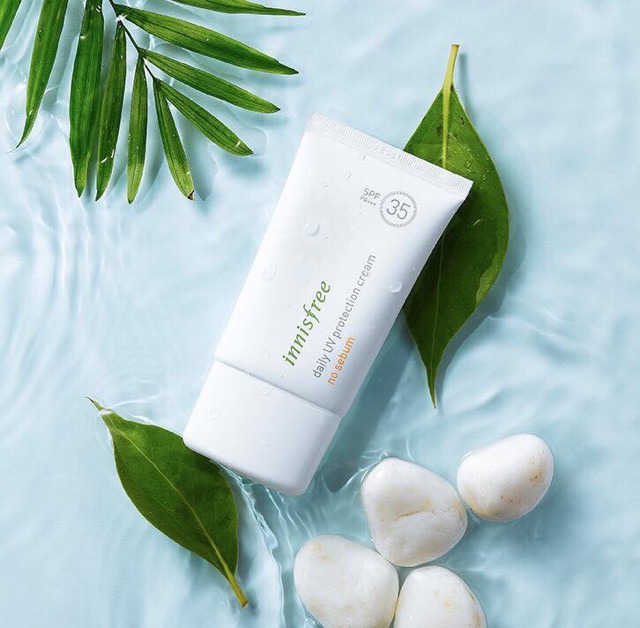 KEM CHỐNG NẮNG INNISFREE DAILY UV PROTECTION CREAM NO SEBUM- PERFECT UV SPF35 PA+++da dầu, hỗn hợp thiên dầu