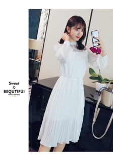 Đầm trắng xếp li