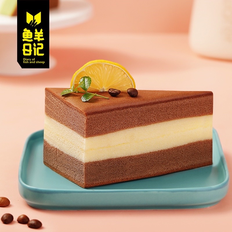 Bánh bông lan tam giác Tiramisu