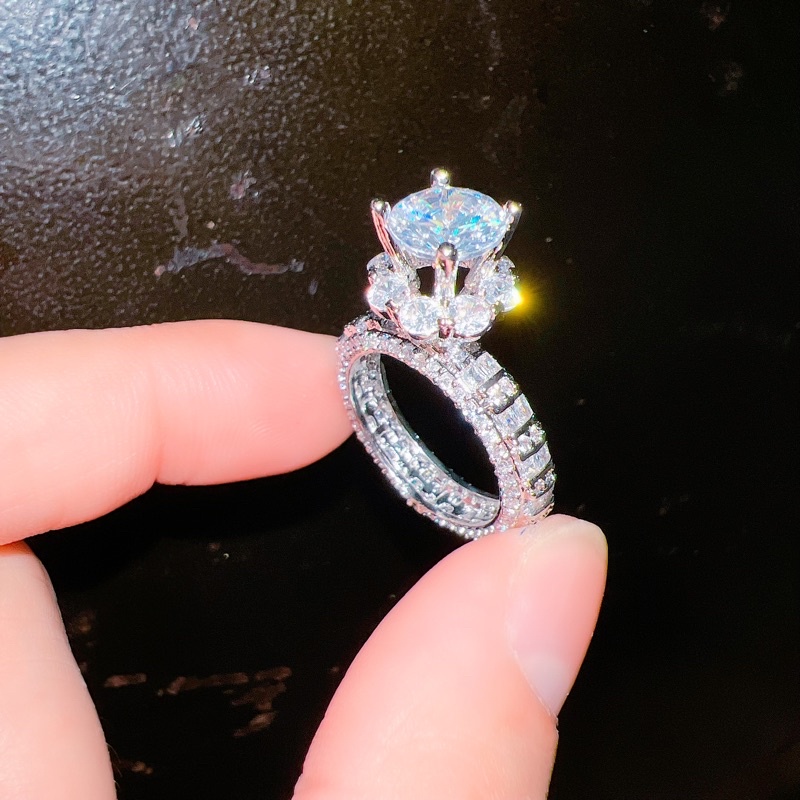 Nhẫn full xoàn Italy hột cao lạ bạch kim