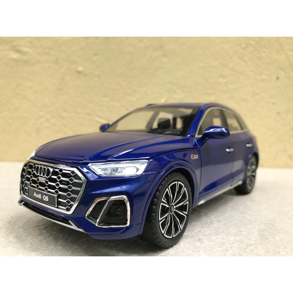 Xe mô hình ô tô AUDI Q5 2022 1:24