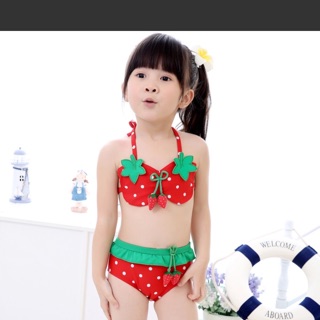 Bikini 2 mảnh dành cho bé gái size từ 16-24kg. Chất vải tuyệt đẹp. Vô cùng dễ thương. ( có mũ bơi kèm)