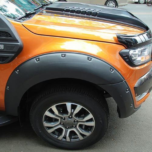 VÈ CUA LỐP XE FORD RANGER 2019 CÓ ĐINH