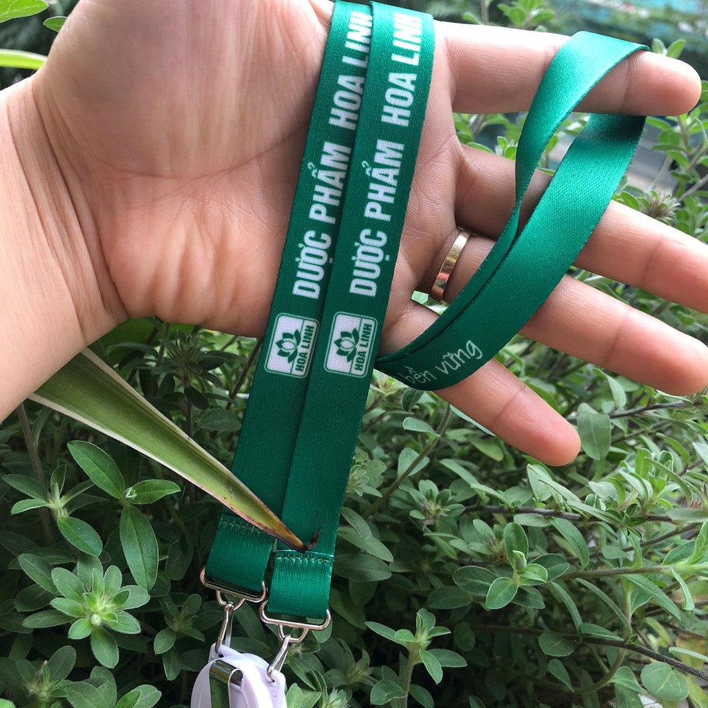 In dây đeo thẻ từ số lượng ít ở HÀ Nội, dây đeo thẻ nhân viên , học sinh, sinh viên, dây đeo thẻ in chữ
