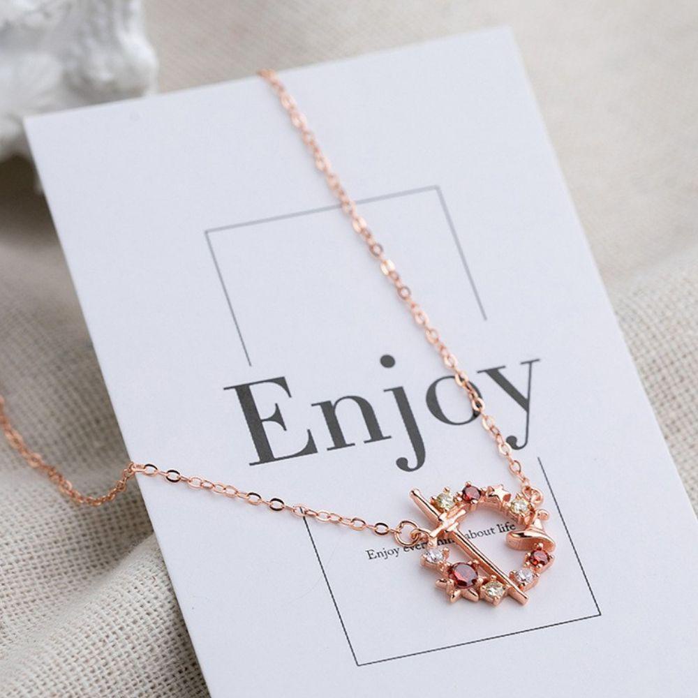 Vòng cổ Mặt Hình Nón Phân Loại Phim JARRED