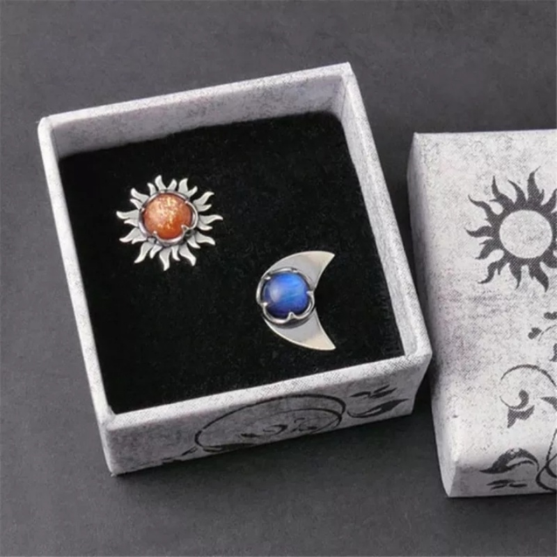 Bông Tai Hình Mặt Trời Và Mặt Trăng Thời Trang Vintage