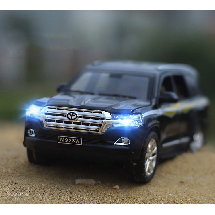 Xe mô hình tỉ lệ 1:24 Toyota Land Cruiser PRADO kim loại, mở 6 cửa