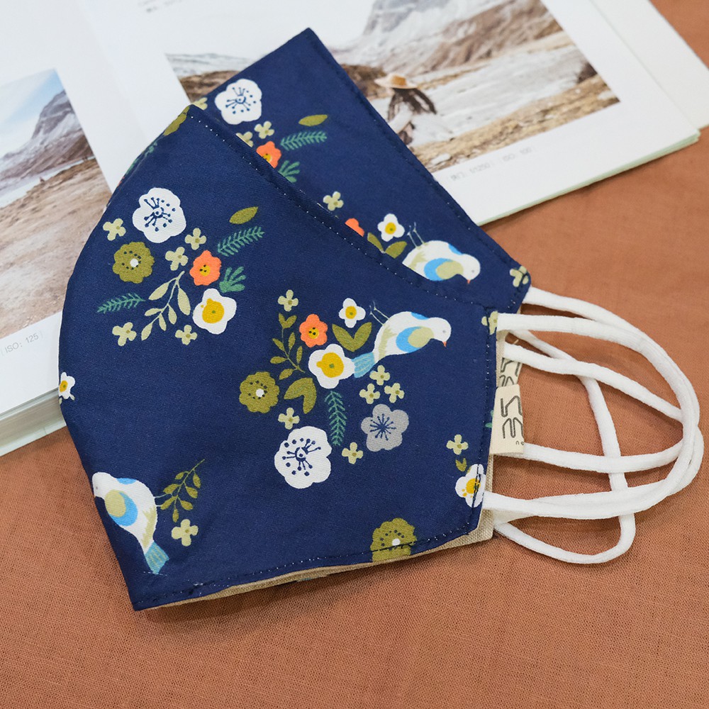 Khẩu trang vải 3 lớp họa tiết Hoa Lá Chim Vintage, có nút tăng giảm dây dễ điều chỉnh - KTCNX