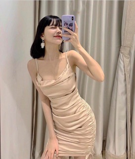 ▪️Đầm body lụa cổ đổ nhún thân màu nude