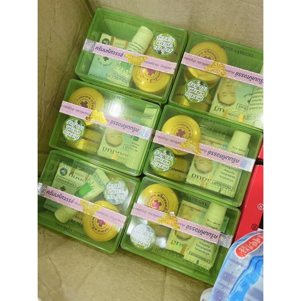 KEM NÁM TÀN NHANG TRẮNG DA YANHEE THÁI LAN.