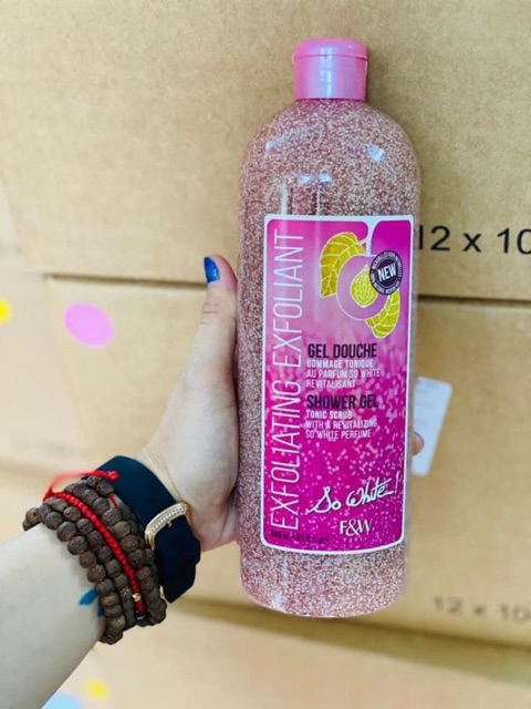 Sữa tắm tẩy da chết Fw so white