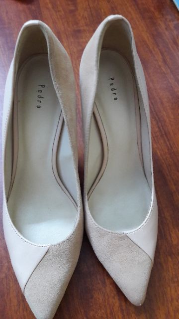 Thanh lí giày pedro auth. Mình order về nhưng đi không vừa. Size 35 auth. Phom dáng rất đẹp.