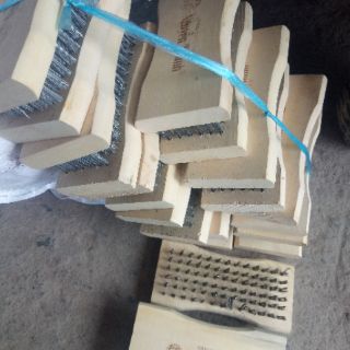 Bàn chải sắt