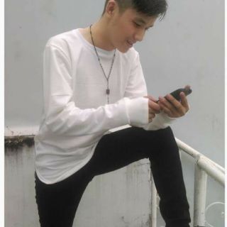 Áo longtee tay dài xỏ ngón