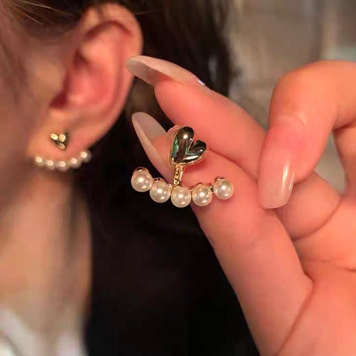 Khuyên tai tim vành tai phối hạt trẻ trung