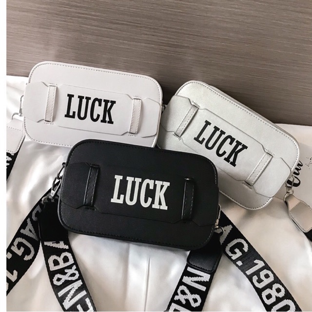 Túi đeo chéo luck