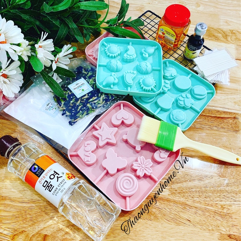 Set khuôn làm kẹo mút cho bé
