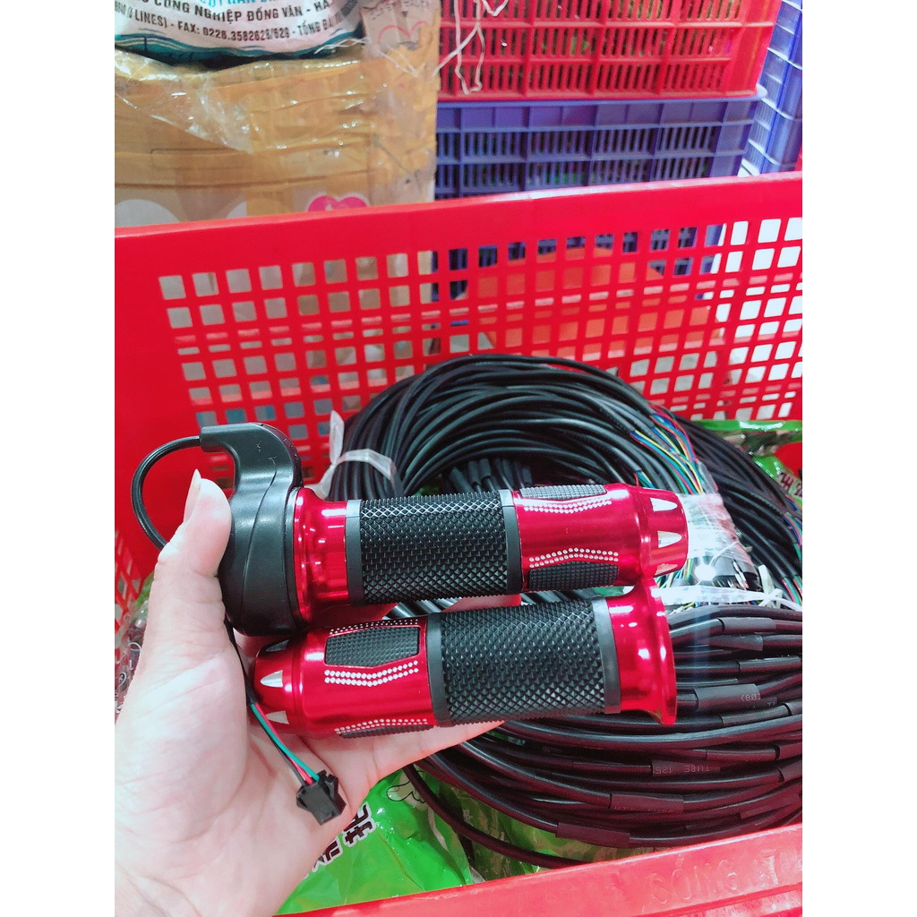 Tay Ga Xe Điện Ốp Nhôm Không Nút