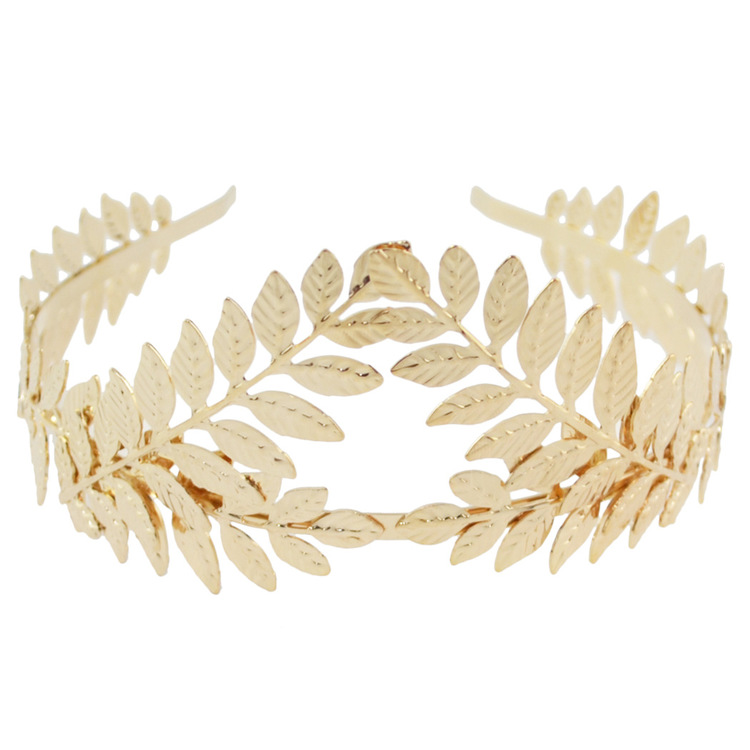 Cài tóc hình vương miện sang trọng cho cô dâu