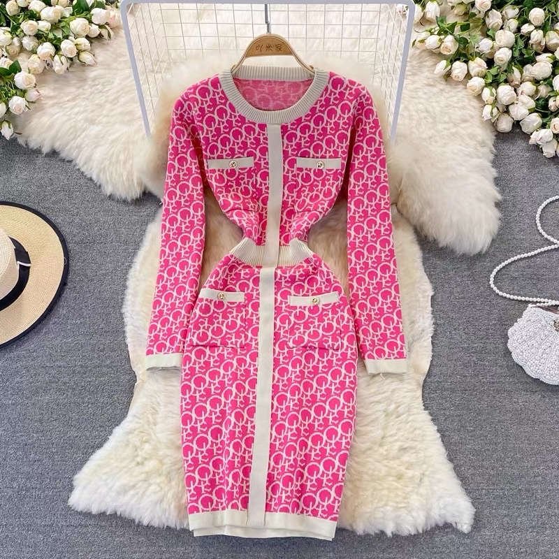 Đầm body tay dài họa tiết, đầm dài tay cổ tròn phối viền kem