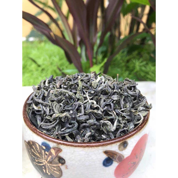 Trà đặc biệt (một tôm 2 lá) size 100gam / minhlongtea.