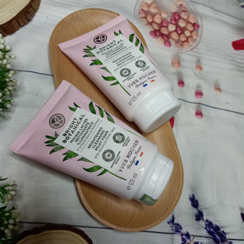 Mẫu mới Sữa rửa mặt sáng da - Cleansing Mousse 125ml - White Botanical - Yves Rocher