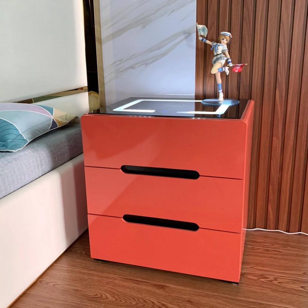 Tủ đầu giường mini thông minh 3 ngăn kèm đèn Led sạc điện thoại không dây mặt cảm ứng kích thước 49-