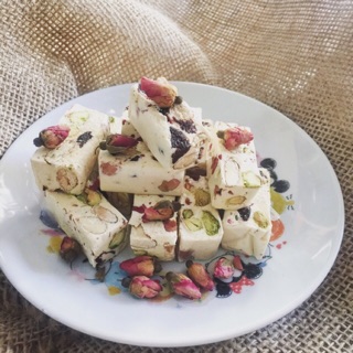 Kẹo sữa hạt Nougat