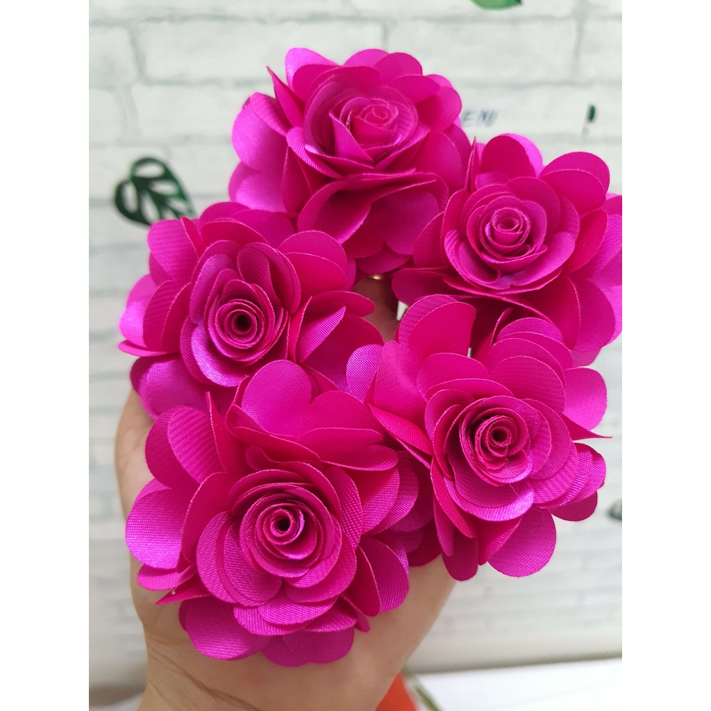 HOA HỒNG VẢI PHI LỤA 6cm - SÉT 10 CÁI
