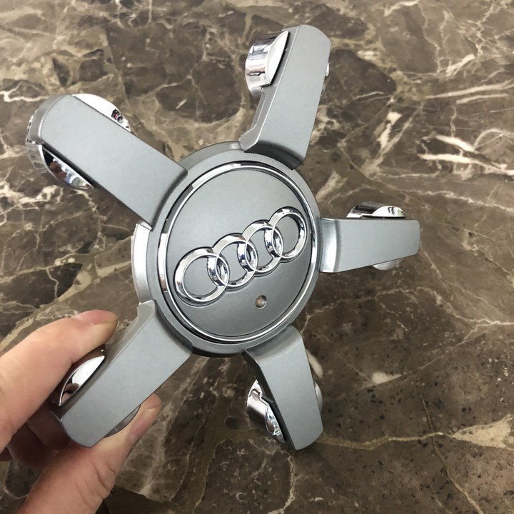 Logo chụp mâm, ốp lazang bánh xe ô tô Audi Q7, chất liệu nhựa ABS cao cấp