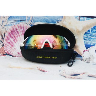 Kính thể thao - Kính Râm Phân Cực Polarized có tính năng chống chói và ngăn chặn ánh sáng phản chiếu từ mặt nước