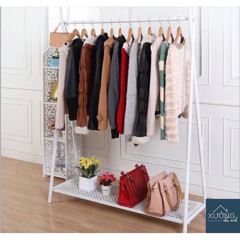 Kệ treo mặt lưới - Kệ treo quần áo shop -