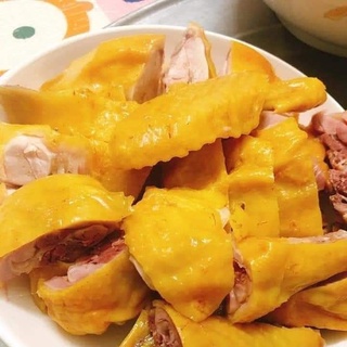 Gà ủ muối nguyên con
