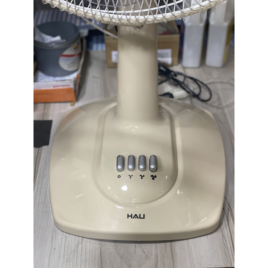 Quạt đứng lửng Hali LU168C công suất 47w, đường kính cánh 400mm hàng chính hãng