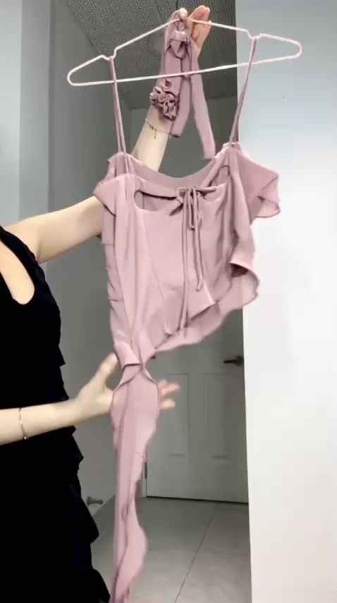 LadyQueen- Áo tua rua vạt xéo kèm bông buộc cổ- Lily Top | BigBuy360 - bigbuy360.vn