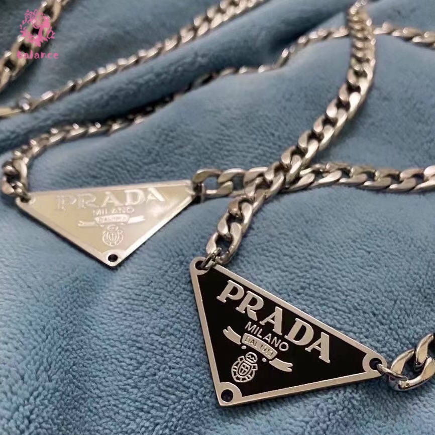 Prada Vòng cổ Mặt Tam Giác Bằng Thép Không Gỉ