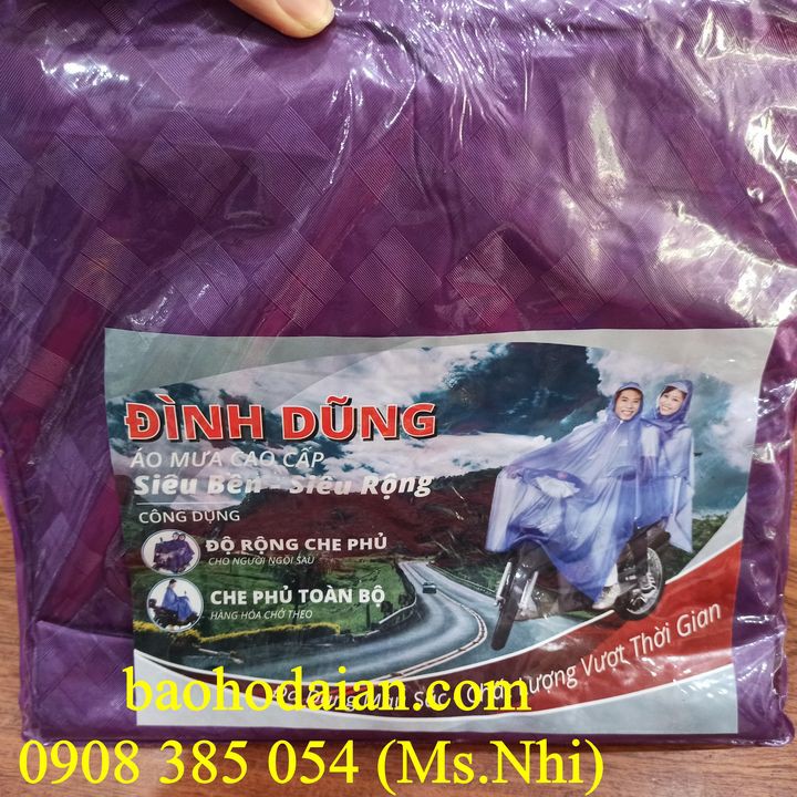 Áo mưa cánh dơi xẻ tà chất liệu nhựa dẻo chống thấm nước tốt- Hình thật