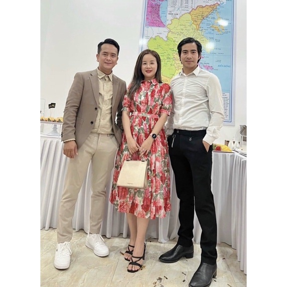 NeVa newtag đầm midi xoè hoa hồng mới nguyên tag S/M/L