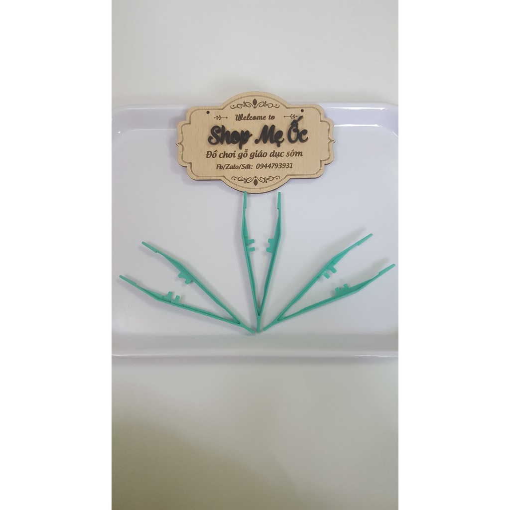 Kẹp nhựa gắp pompom